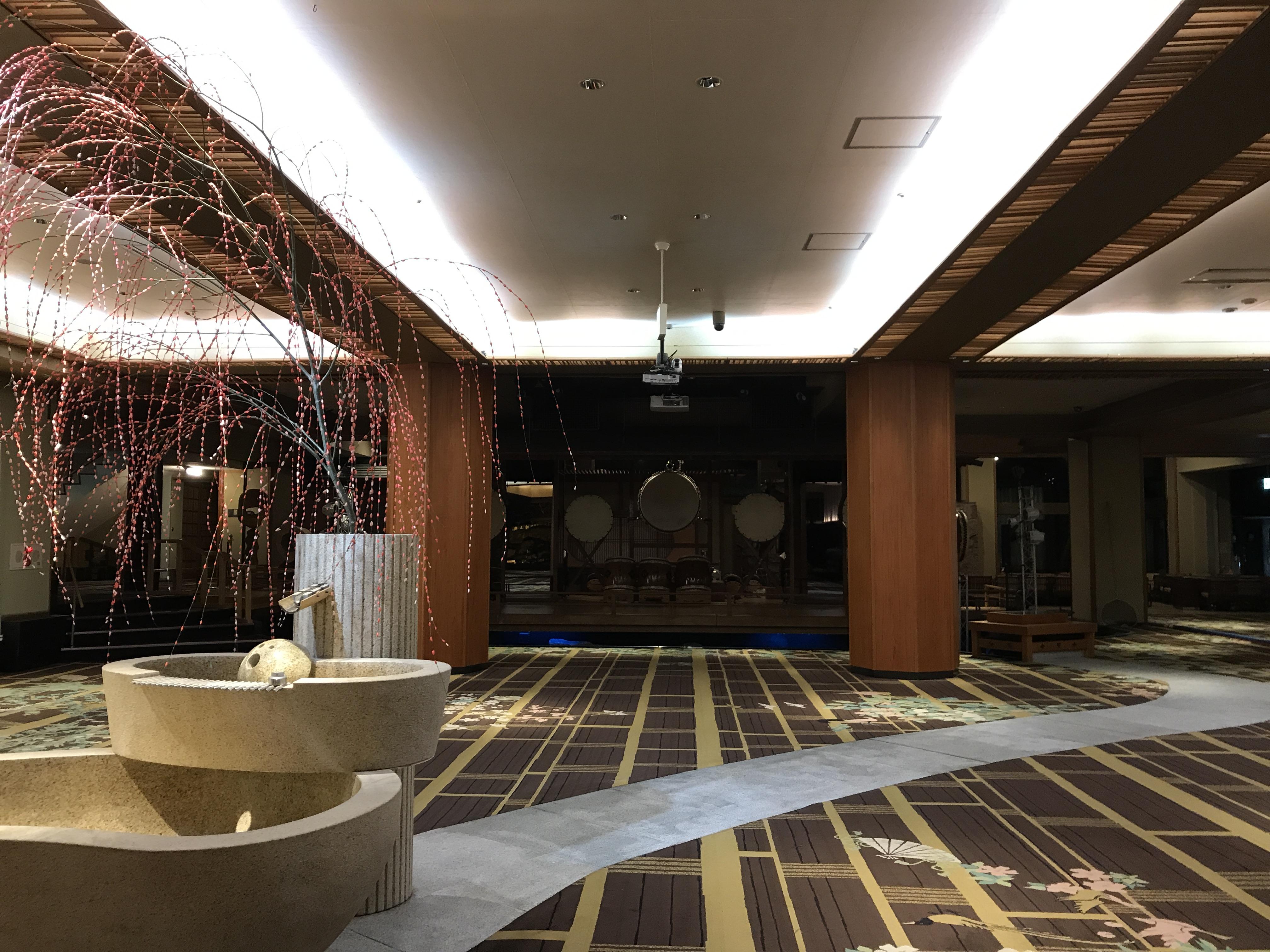 静かなロビー｜スタッフブログ「ふじさん日和」｜富士山の見える温泉